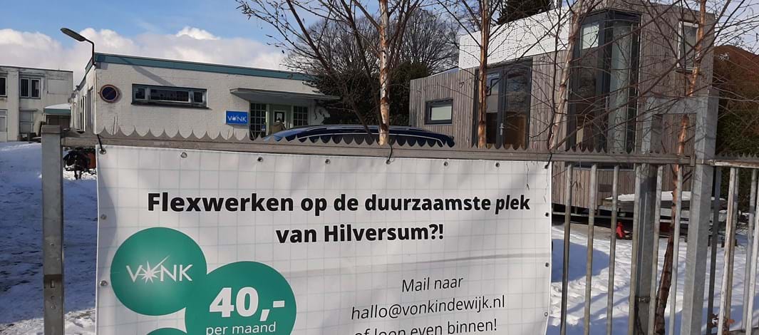 Bezem door de straat