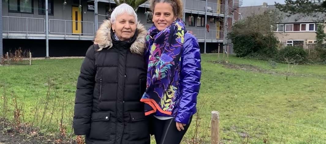 5 flats tegen over sneek noord station